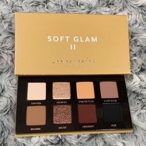 ABH soft Glam II palette
